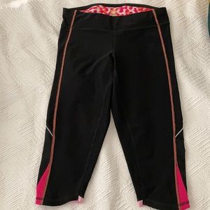 Lucy capri length workout pants